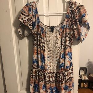 Off the shoulders short romper